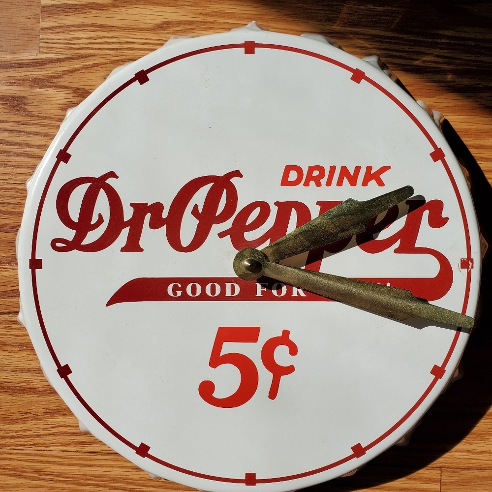 Dr. Pepper bottle cap battery powered wall clock
